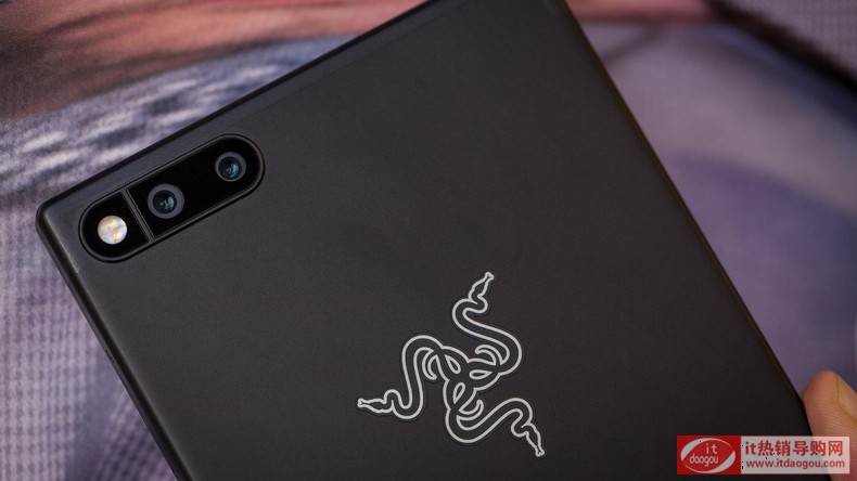 Razer_PhoneS֙C(j)¿l(f)u(png)r(ji)c(din)u(png)