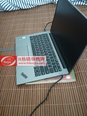 di7-1165G7̎ThinkPad_E14_2021ʹw